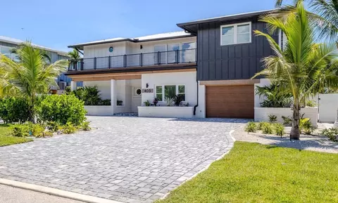 405 28th St, Holmes Beach, FL 34217