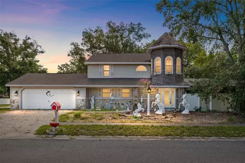 3030 Shadow Oaks Dr, Holiday, FL 34690
