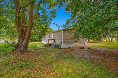 17650 Driftwood Ln, Lutz, FL 33558