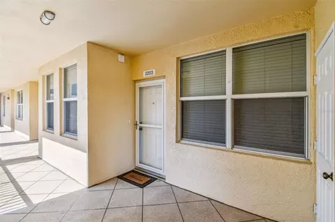 960 Starkey Rd #2203, Largo, FL 33771