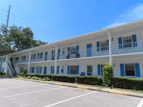 300 Clyde Ln #207, Dunedin, FL 34698