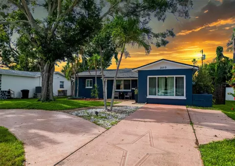 1859 Oklahoma Ave NE, Saint Petersburg, FL 33703