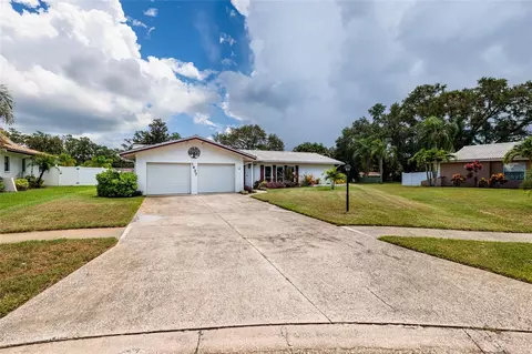 1027 Grovewood Ct, Clearwater, FL 33764