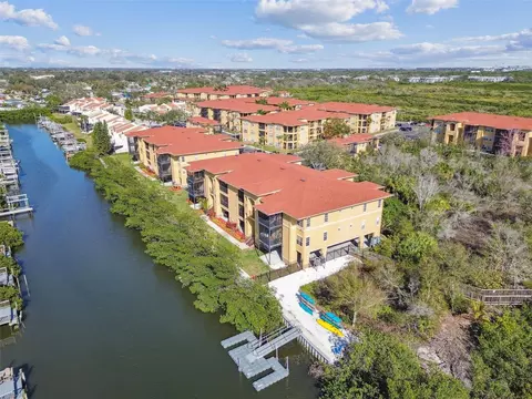 4312 Bayside Village Dr #302, Tampa, FL 33615