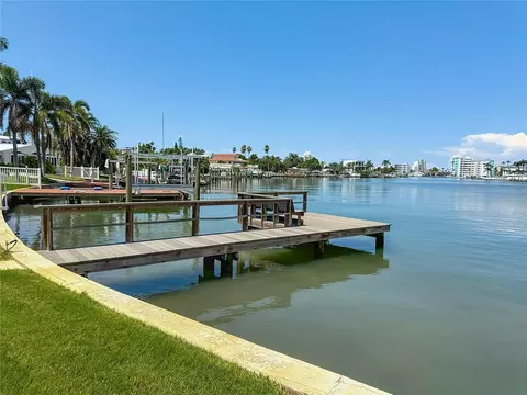 10350 Paradise Blvd, Treasure Island, FL 33706