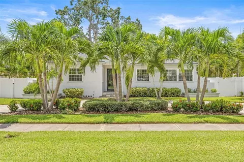 322 35th Ave NE, Saint Petersburg, FL 33704