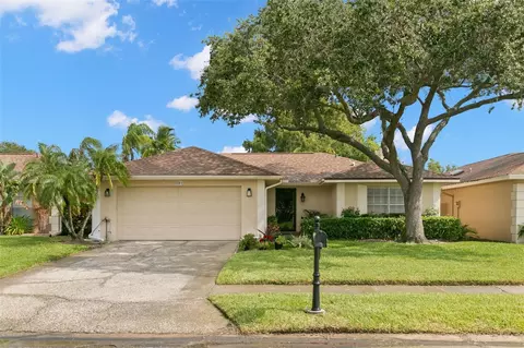 2241 Heron Cir, Clearwater, FL 33762