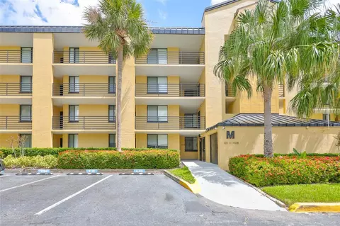 2424 W Tampa Bay Blvd #M301, Tampa, FL 33607