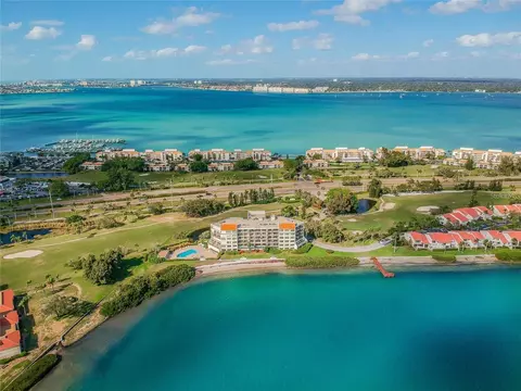 5700 Escondida Blvd S #303, Saint Petersburg, FL 33715