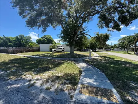 408 Cheyenne Dr, Lake Worth, FL 33462