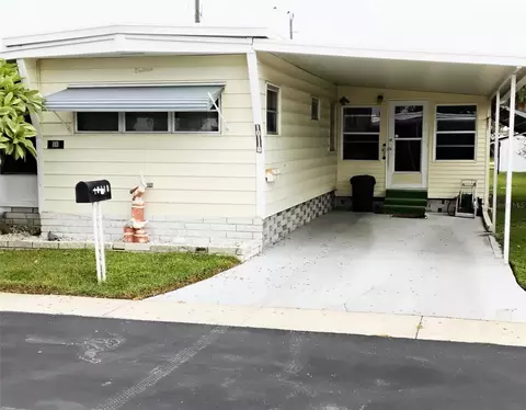 10118 N Lake Dr #30, Largo, FL 33773