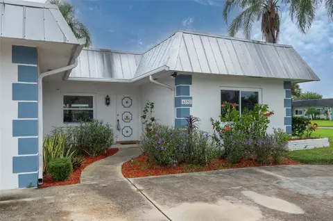 6592 Grand Bahama Dr, Seminole, FL 33777