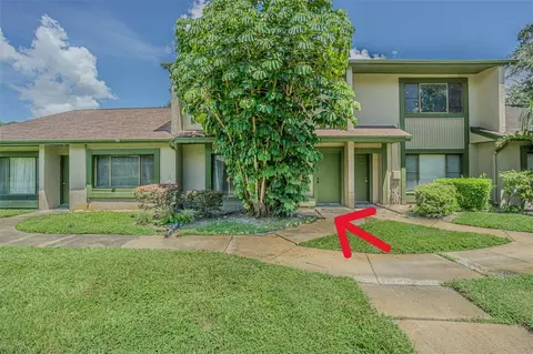 7903 Sugarcane Ct, Temple Terrace, FL 33637