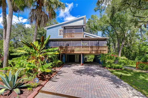 8614 Hibiscus Dr, Tampa, FL 33637