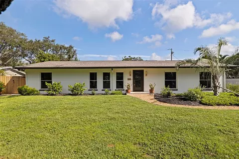 1727 Karleton Pl S, Saint Petersburg, FL 33712
