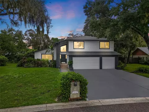 2872 Hammock Dr, Plant City, FL 33566