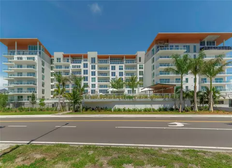 1020 Sunset Point Rd #302, Clearwater, FL 33755