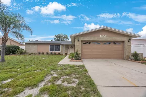 13208 88th Ave, Seminole, FL 33776