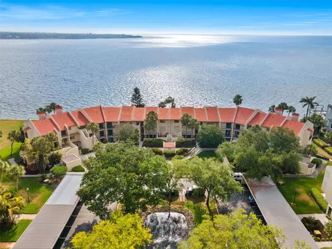 7540 Sunshine Skyway Ln S #221, Saint Petersburg, FL 33712