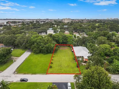 2625 57th St S, Gulfport, FL 33707