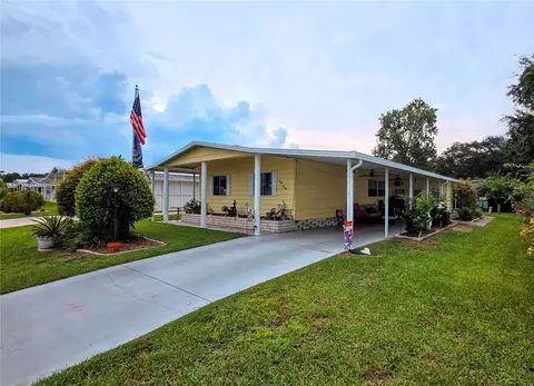 5646 Pawnee St, Zephyrhills, FL 33542