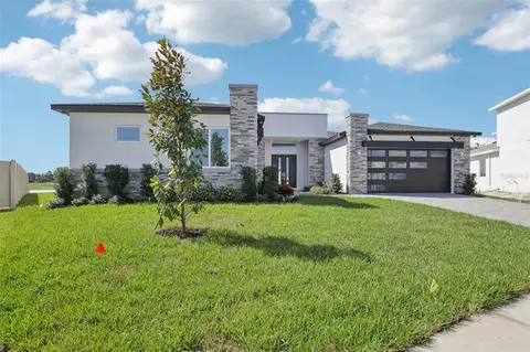 Exterior - 8610 Ocean Key Pl, Parrish, FL 34219 photo 3 of 8