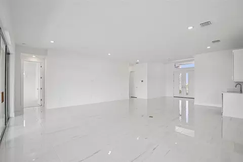 Living - 8610 Ocean Key Pl, Parrish, FL 34219 photo 2 of 6