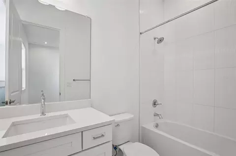 Bath - 8610 Ocean Key Pl, Parrish, FL 34219 photo 4 of 5