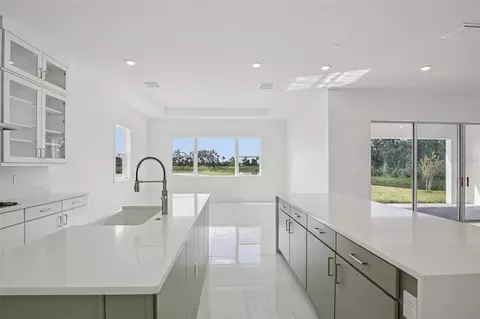 Kitchen - 8610 Ocean Key Pl, Parrish, FL 34219 photo 5 of 8