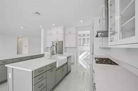 Kitchen - 8610 Ocean Key Pl, Parrish, FL 34219 photo 2 of 8