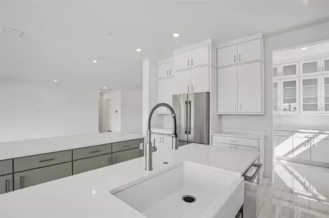 Kitchen - 8610 Ocean Key Pl, Parrish, FL 34219 photo 7 of 8