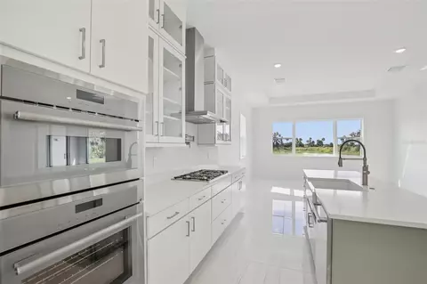 Kitchen - 8610 Ocean Key Pl, Parrish, FL 34219 photo 3 of 8