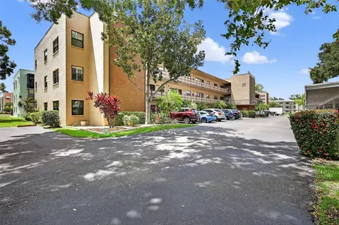 5975 Terrace Park Dr N #209, Saint Petersburg, FL 33709