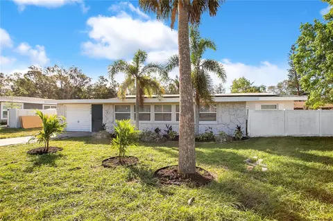 1009 Farragut Dr N, Saint Petersburg, FL 33710