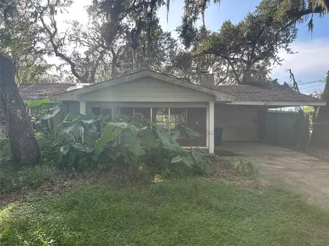 4979 Lakewood Dr, Dade City, FL 33523