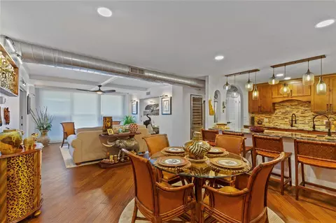 Dining - 440 S Gulfview Blvd #807, Clearwater Beach, FL 33767 photo 1 of 5