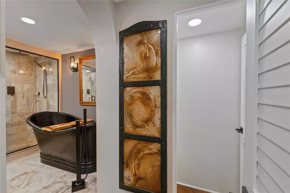 Bath - 440 S Gulfview Blvd #807, Clearwater Beach, FL 33767 photo 1 of 7