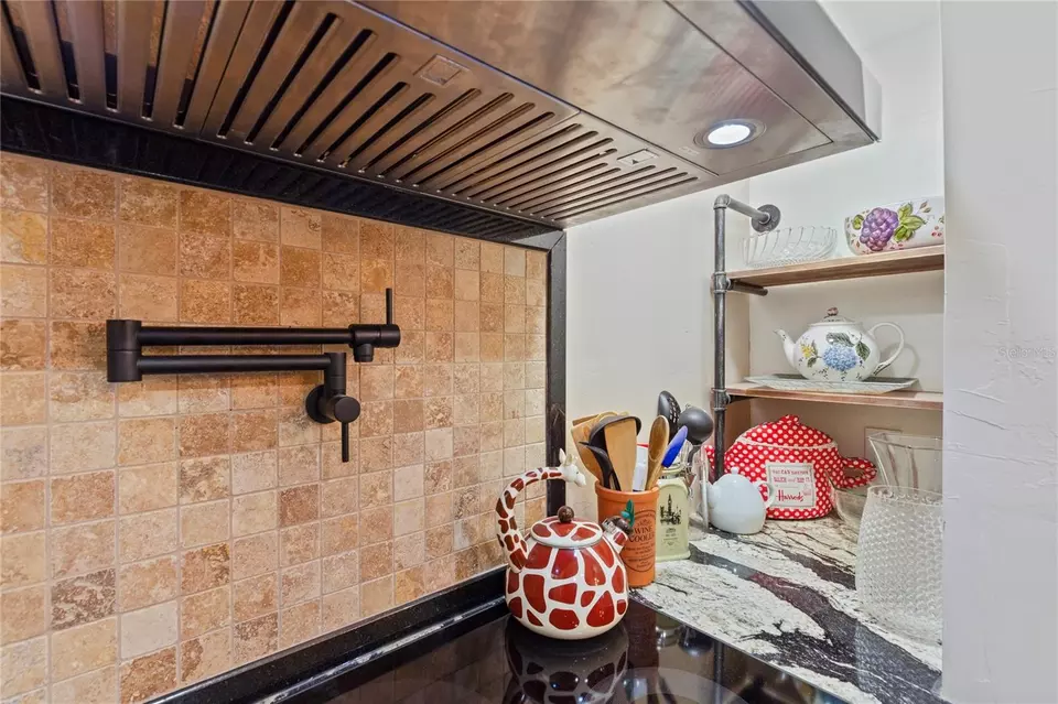 Kitchen - 440 S Gulfview Blvd #807, Clearwater Beach, FL 33767 photo 3 of 8