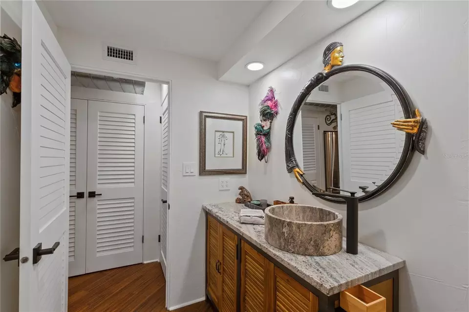 Bath - 440 S Gulfview Blvd #807, Clearwater Beach, FL 33767 photo 7 of 7