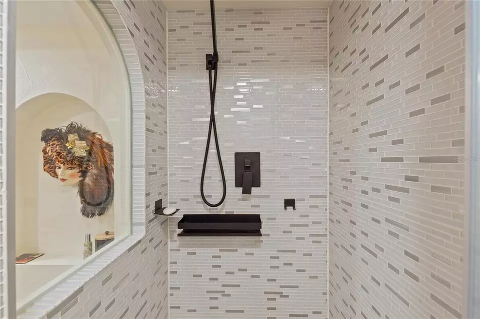 Bath - 440 S Gulfview Blvd #807, Clearwater Beach, FL 33767 photo 6 of 7