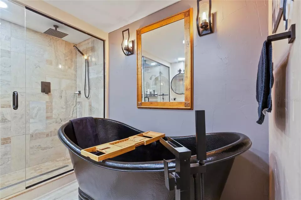 Bath - 440 S Gulfview Blvd #807, Clearwater Beach, FL 33767 photo 2 of 7