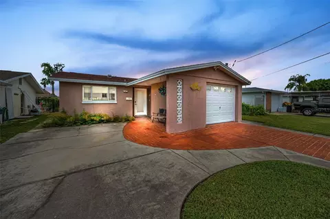 5033 Blue Heron Dr, New Port Richey, FL 34652