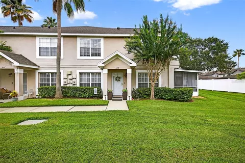 559 Kensington Lake Cir, Brandon, FL 33511