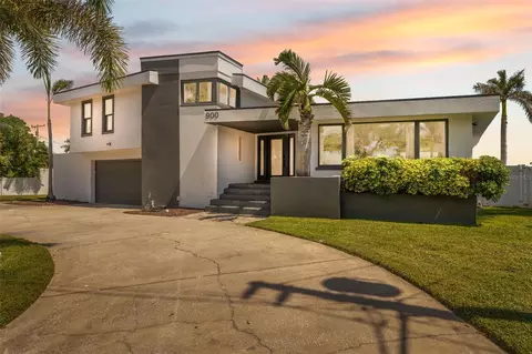 900 79th St S, Saint Petersburg, FL 33707