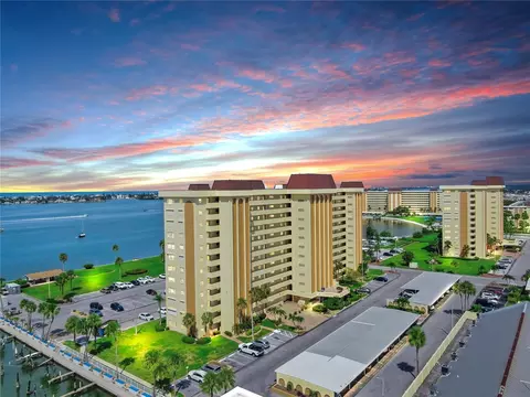 4550 Cove Cir #605, Saint Petersburg, FL 33708