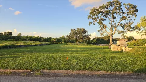3071 Jackson Dr, Holiday, FL 34691