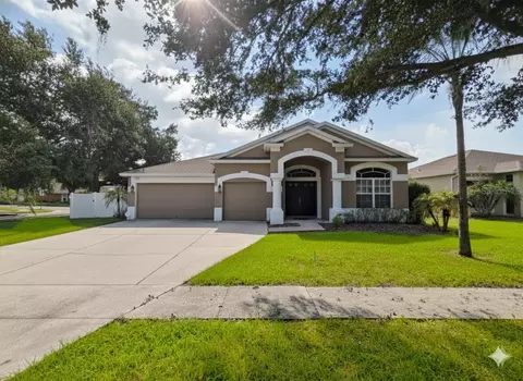 1906 Heartland Cir, Valrico, FL 33594