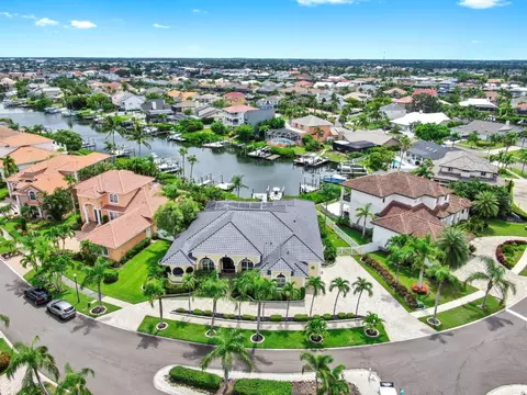 914 Capriccio Ln, Apollo Beach, FL 33572