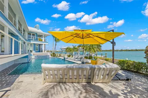 295 Bayside Dr, Clearwater Beach, FL 33767