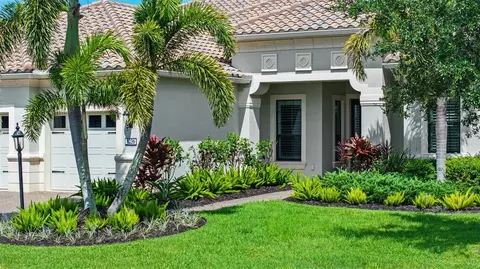 8236 Larkspur Cir, Sarasota, FL 34241